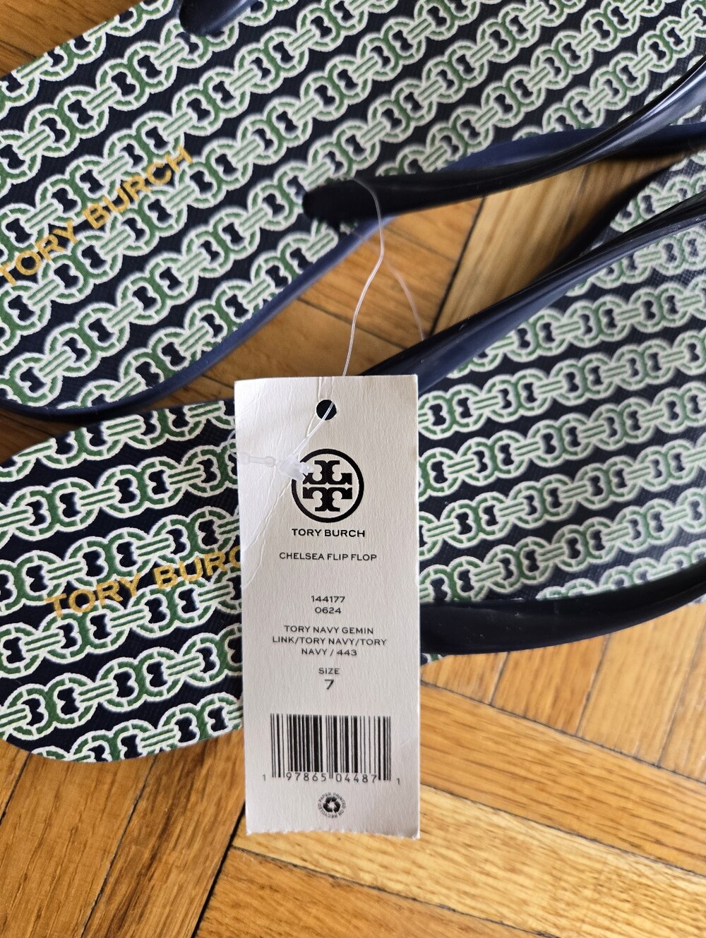 Brand New With Tags Tory Burch Printed Navy & Green Chelsea Flip Flop Sandals - Picture 3 of 4